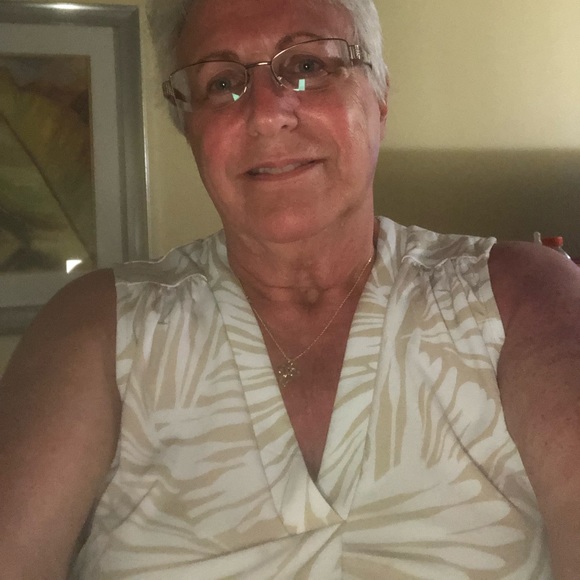 Meet your Posher, Robin - Picture 2 of 5